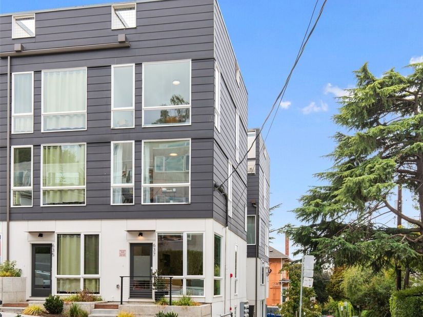 637 13th Avenue E, Seattle WA 98102