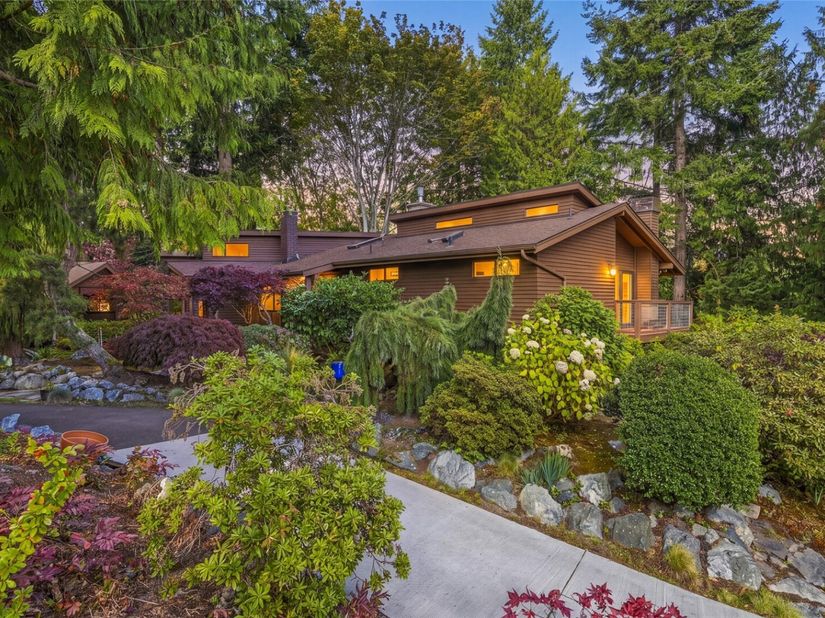 4910 Seabreeze Way, Everett WA 98203