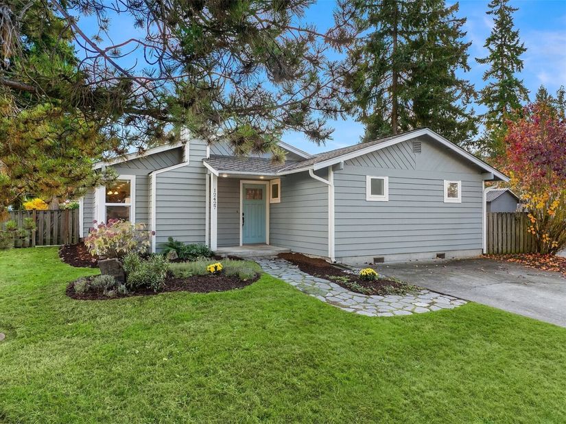 12427 NE 157th Street, Woodinville WA 98072