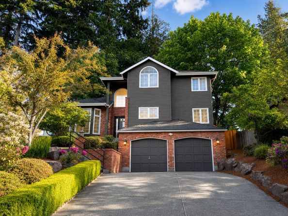 1010 106th Avenue SE, Bellevue WA 98004