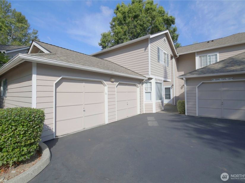 7202 NE 171st Lane, Kenmore WA 98028