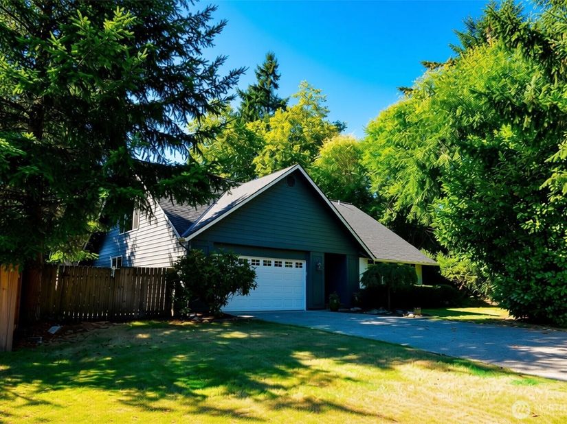 14203 NE 63rd Ct, Redmond WA 98052