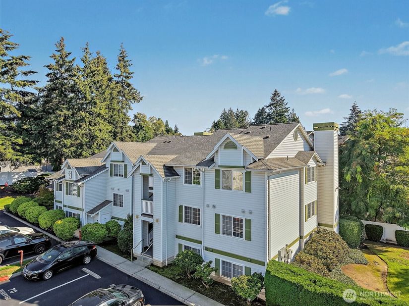 901 Sunset Boulevard NE B307, Renton WA 98056