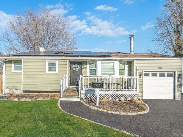 2909 New London Avenue, Medford NY 11763