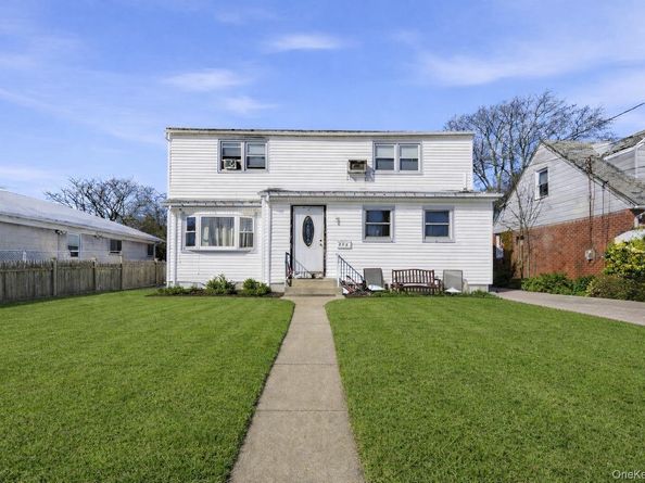 101 Spruce Avenue, Bethpage NY 11714