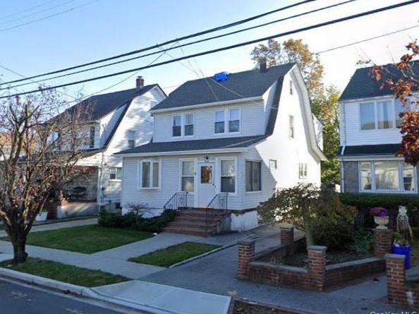 20 W Oxford Street, Valley Stream NY 11580