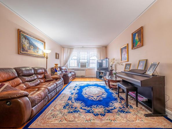 102-40 67 drive Drive 3h, Forest Hills NY 11375