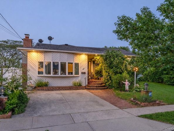 49 Ann Drive E, Freeport NY 11520