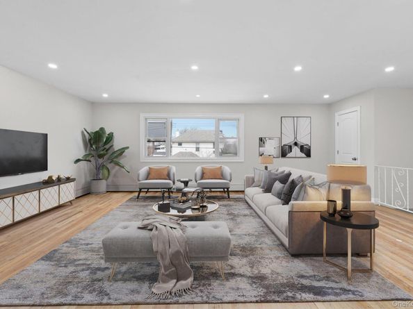 14101 255th Street, Rosedale NY 11422