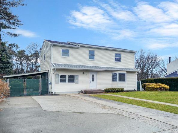 39 2nd Place, Central Islip NY 11722