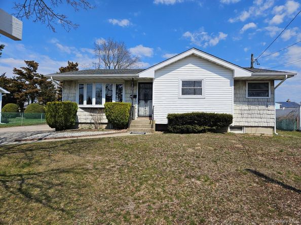 63 Voorhis Drive, Brentwood NY 11717
