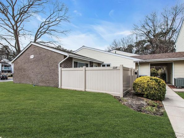 224 Springmeadow Drive F, Holbrook NY 11741