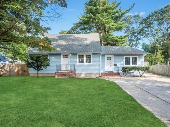 815 Udall Road, West Islip NY 11795
