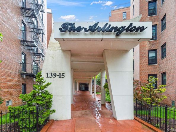 139-15 83 Avenue 409, Briarwood NY 11435