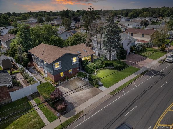 211 Cantiague Rock Road, Westbury NY 11590