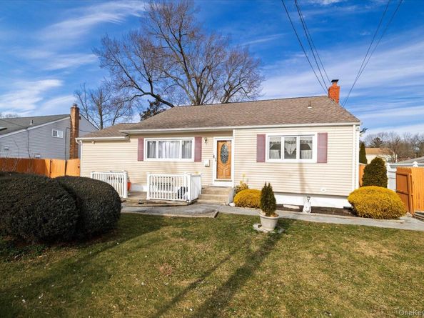 55 Bogart Street, Huntington Station NY 11746