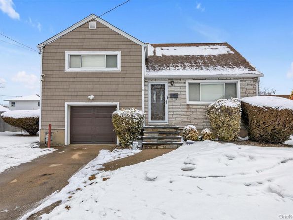 16 Layton Street, Freeport NY 11520