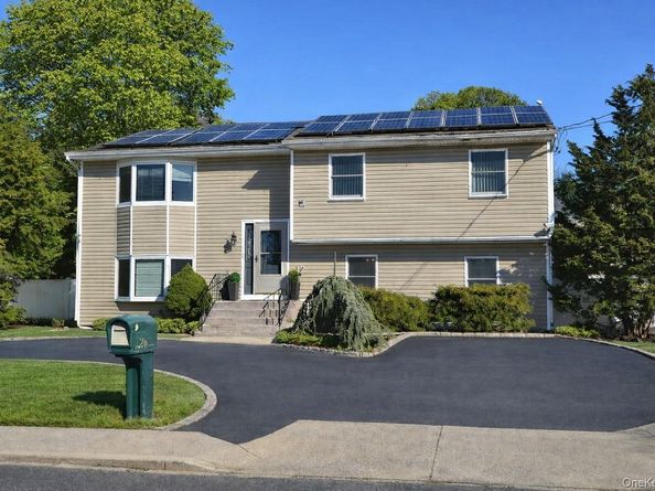 263 N Bicycle Path, Selden NY 11784