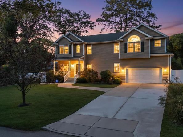 75 Milmay Avenue, Hauppauge NY 11788