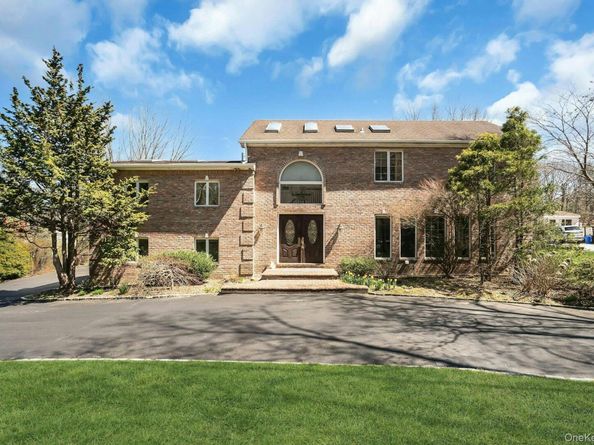 12 Bagatelle Road, Dix Hills NY 11746