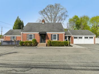 1 Huntington Bay Road