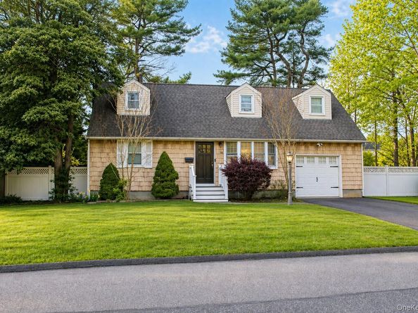 118 Foster Road, Ronkonkoma NY 11779