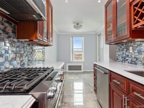 60th Street 34th Avenue 6D, Woodside NY 11377