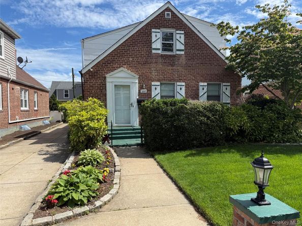 160 Albermarle Avenue, Valley Stream NY 11580