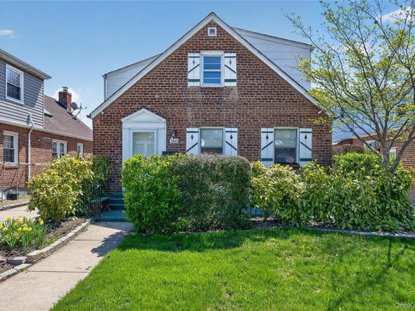 160 Albermarle Avenue, Valley Stream NY 11580