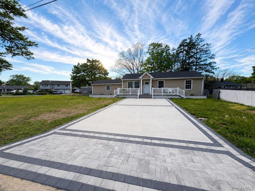 1013 Merriam Road, Bay Shore NY 11706