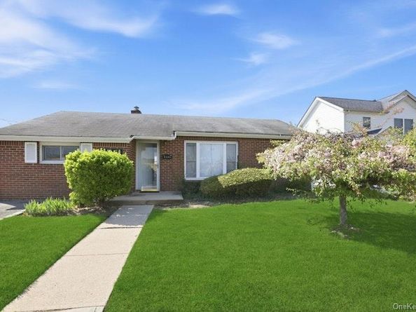 4169 Iris Place, Bethpage NY 11714