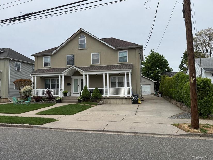 35 3rd Avenue, Westbury NY 11590
