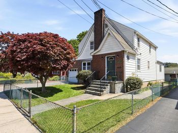 68 Seneca Avenue