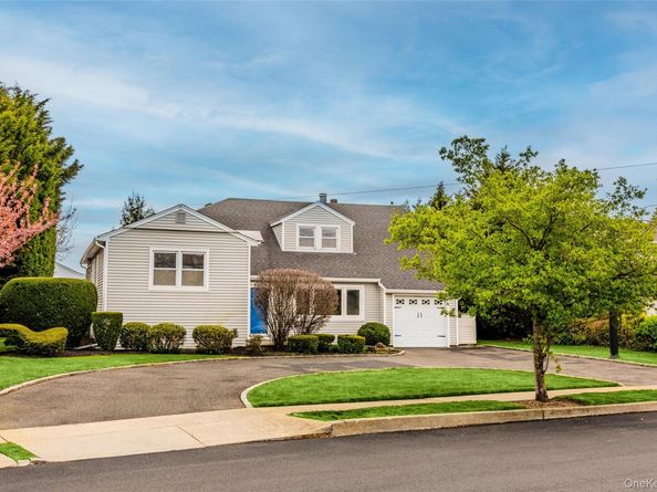 1970 Brook Park Drive, Merrick NY 11566