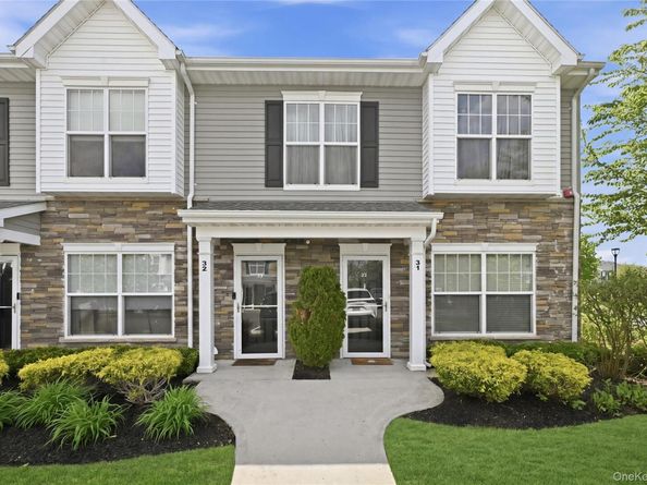 32 Weatherby Lane 32, Central Islip NY 11722