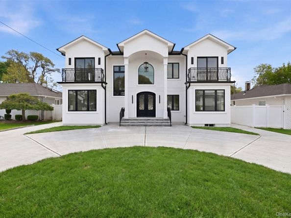 1275 Barry Drive S, Valley Stream NY 11580