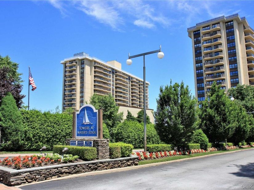 17-85 215 Street 16J, Bayside NY 11360