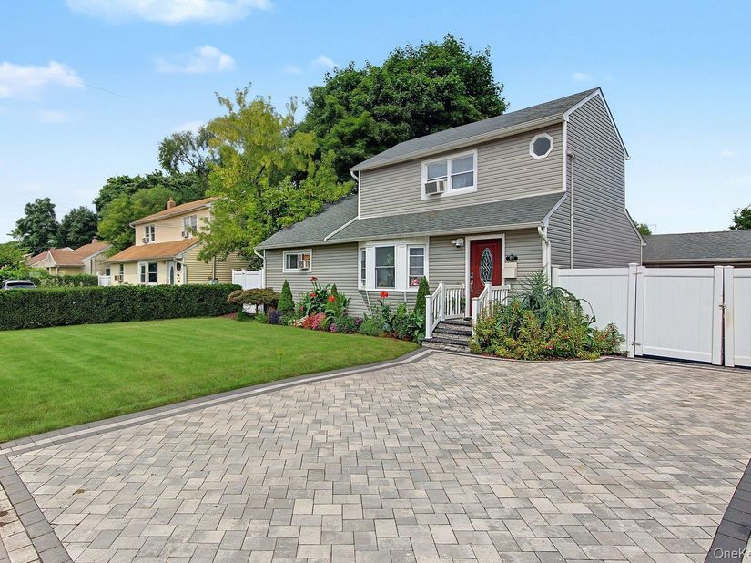 95 E Booker Avenue, Wyandanch NY 11798