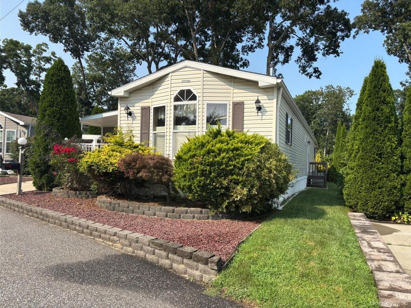 1661 Old Country Road 180, Riverhead NY 11901