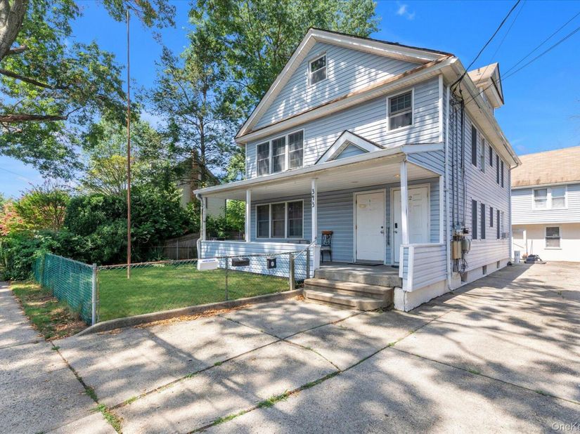 343 Roslyn Avenue, Carle Place NY 11514