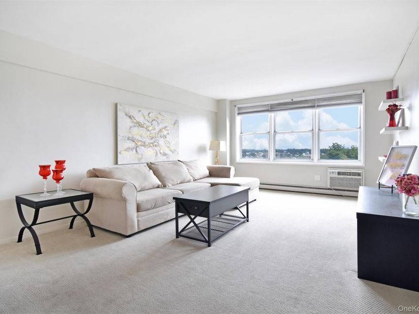 377 Westchester Avenue 4F, Port Chester NY 10573