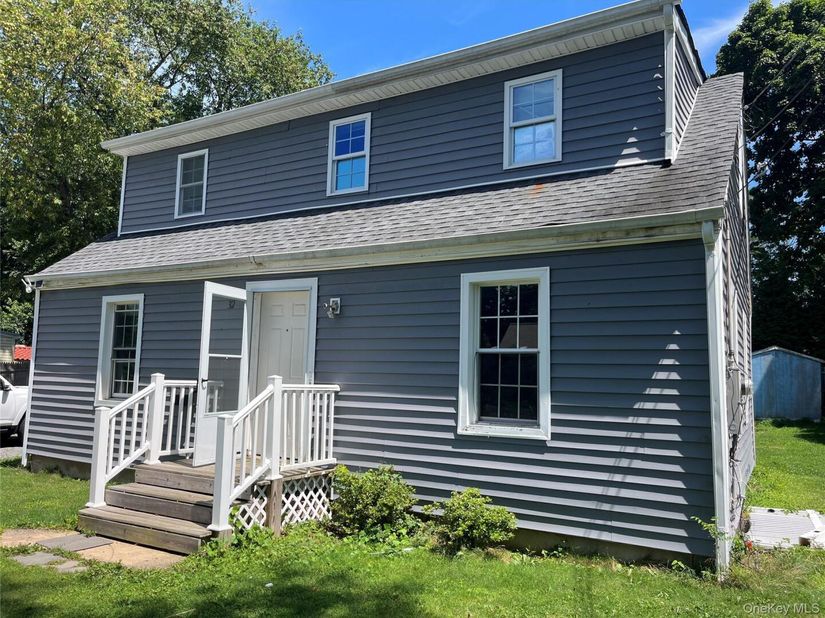 32 7th Avenue S, Huntington Station NY 11746