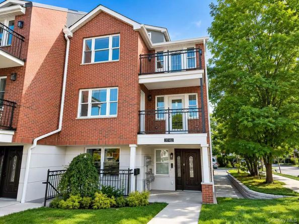 37-02 Francis Lewis Boulevard, Bayside NY 11361