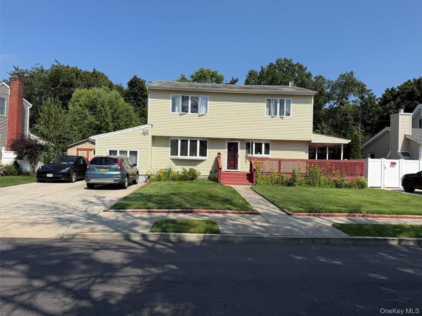79 Elizabeth Drive, Bethpage NY 11714