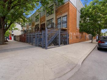 2000 Mapes Avenue