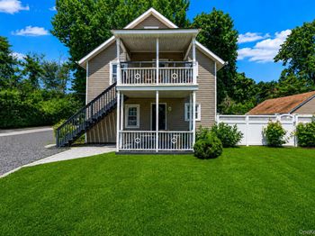 22 Locust Avenue