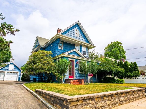 14 Easton Street, Lindenhurst NY 11757