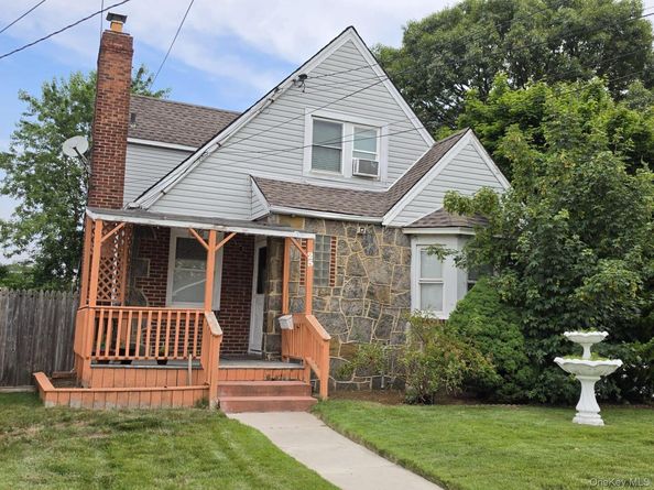 25 Gold Street, Valley Stream NY 11580