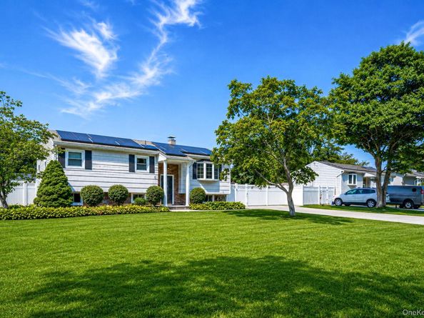 3010 Sipp Avenue, Medford NY 11763