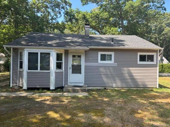 427 Doctors Path, Riverhead NY 11901